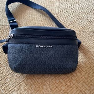 MICHAEL KORS Signature Fanny Pack Black- EUC